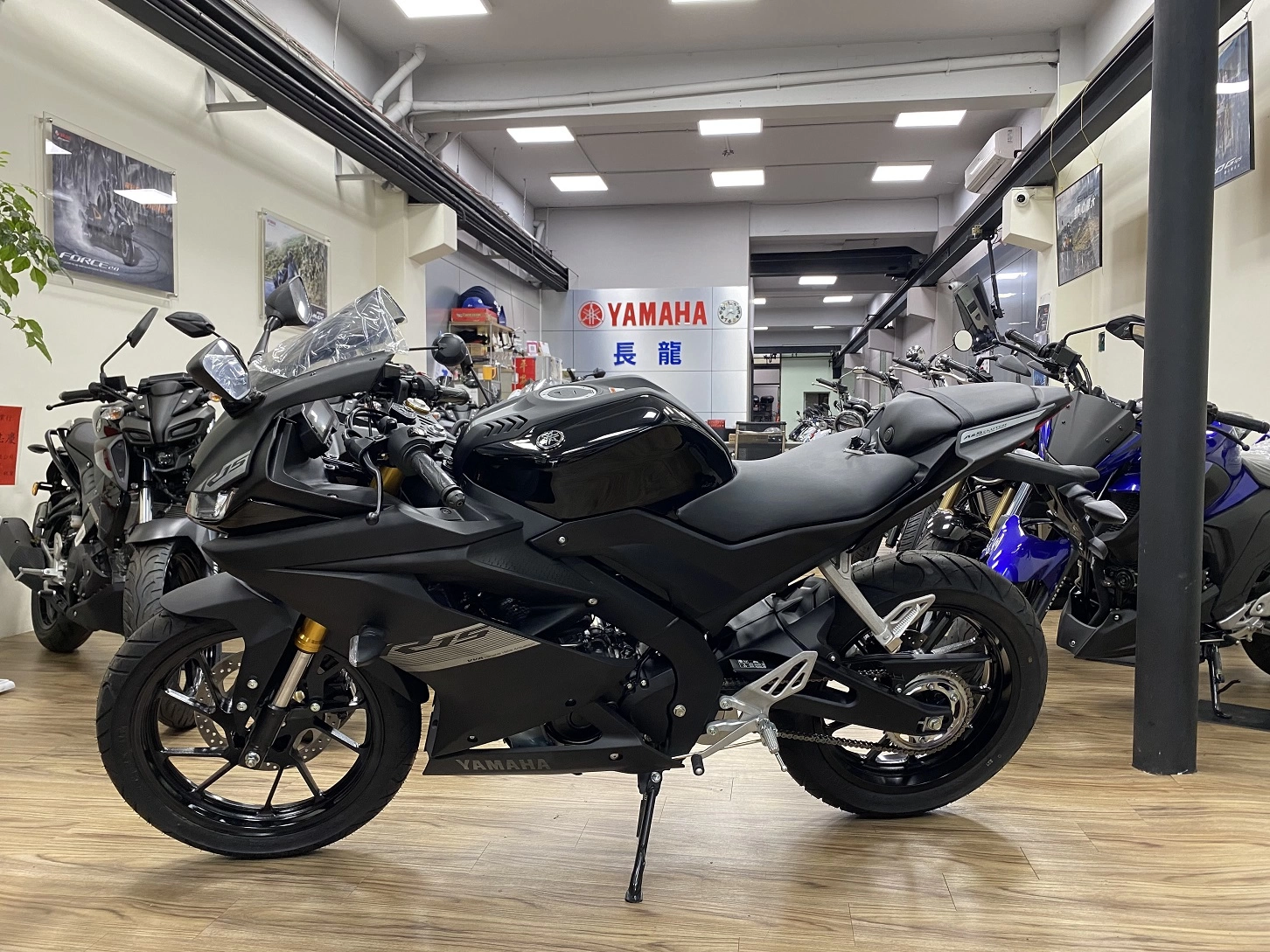 Victory R15V3 2021款 車輛照片