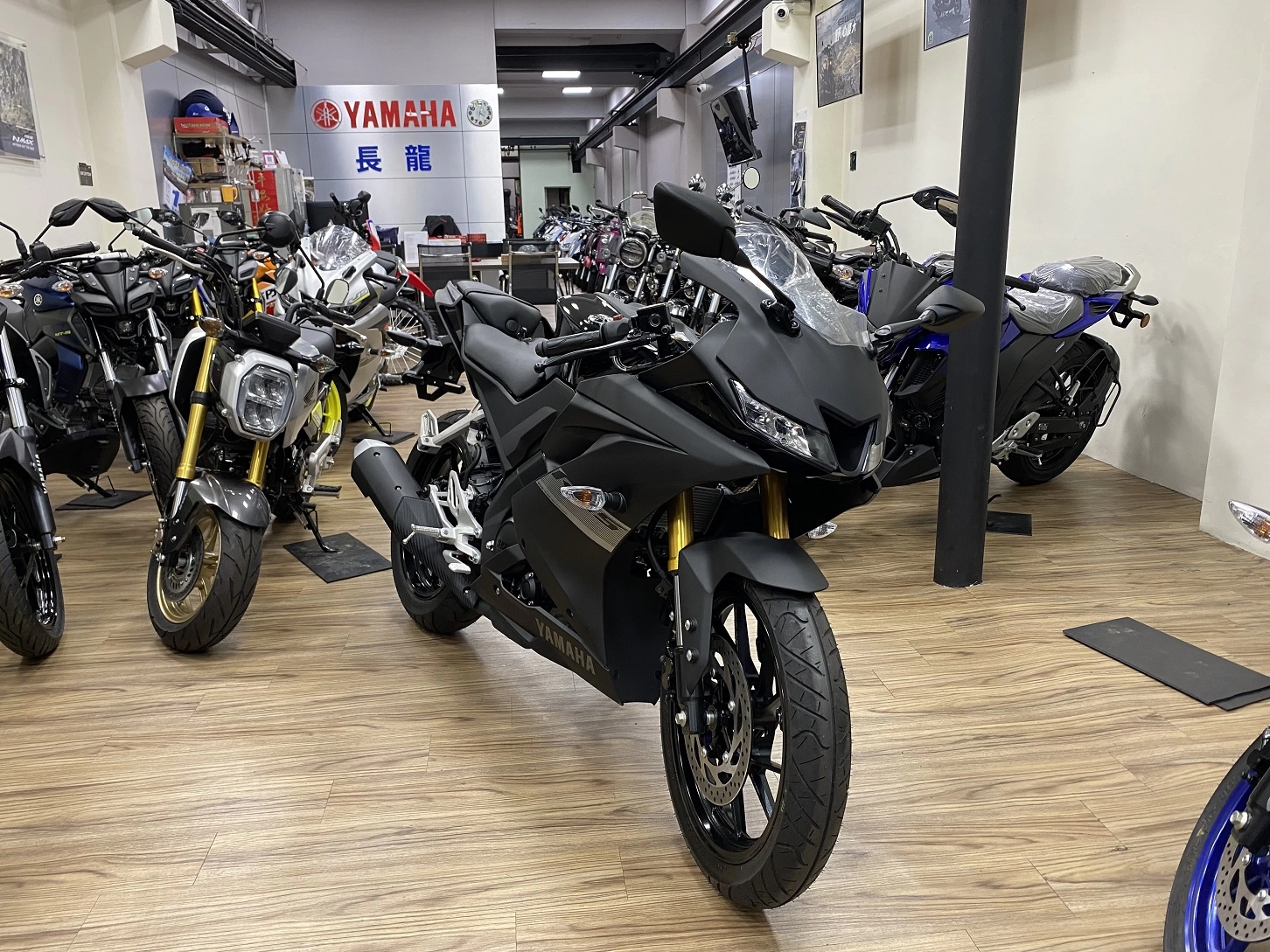 Victory R15V3 2021款 車輛照片