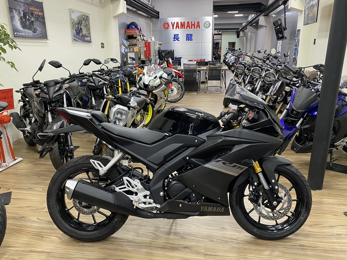 Victory R15V3 2021款 車輛照片