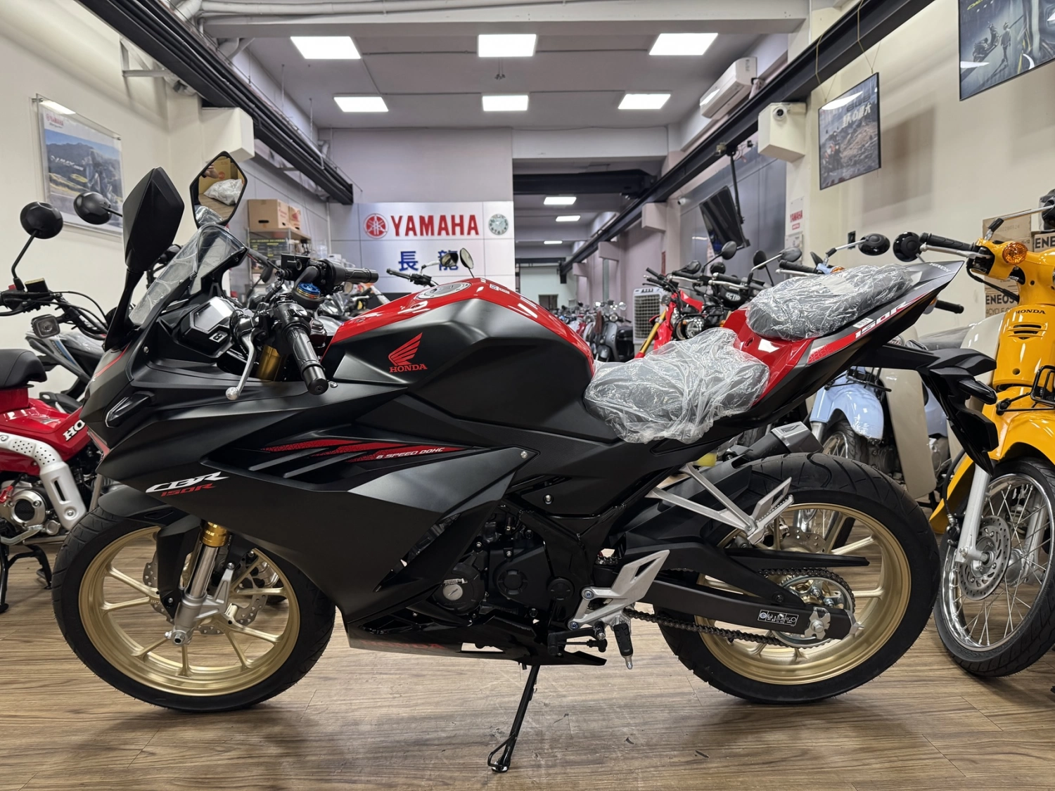 Honda/本田 CBR150R 2026款 車輛照片