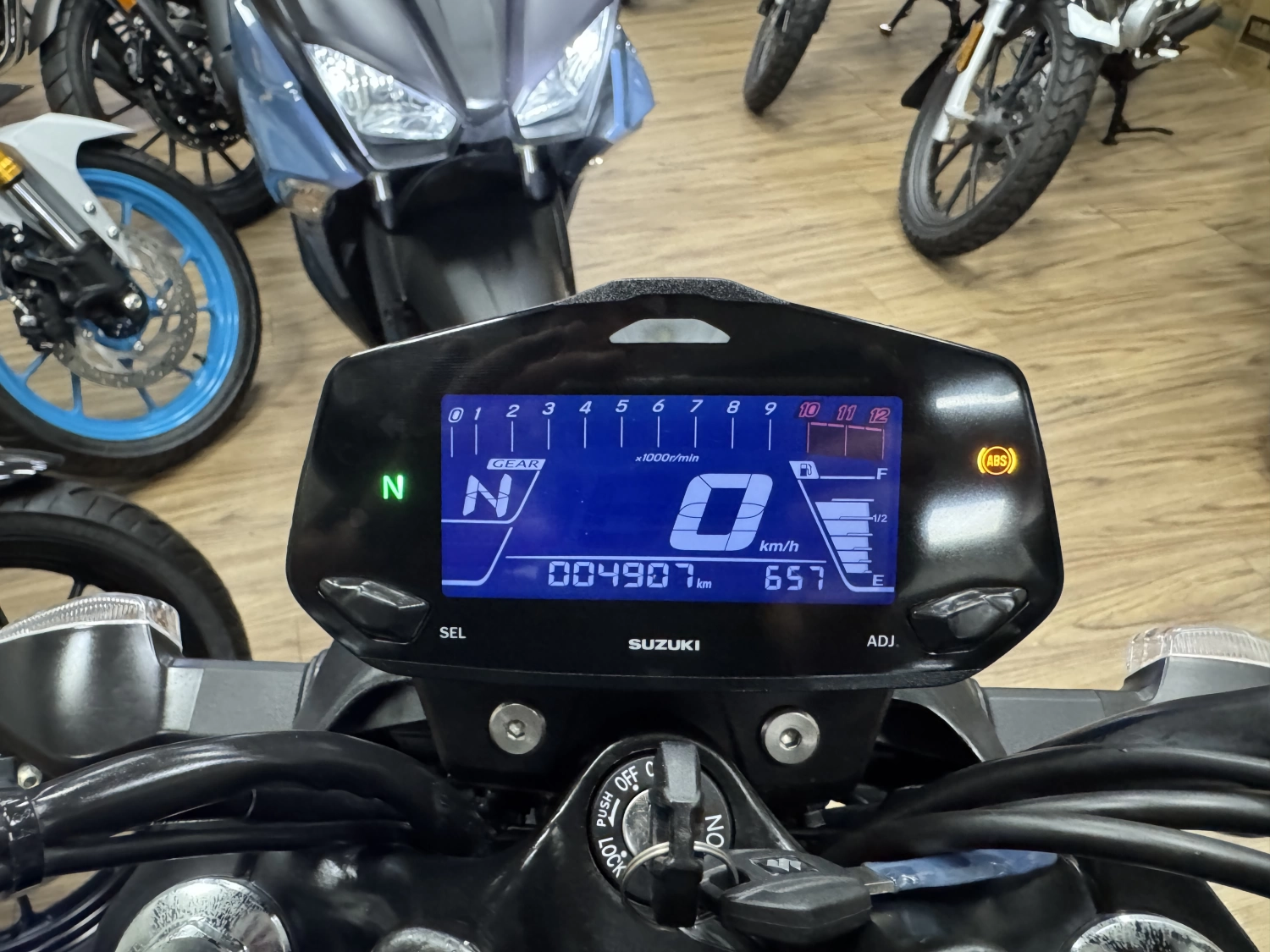 SUZUKI/鈴木 GIXXER 250 2021款 車輛照片