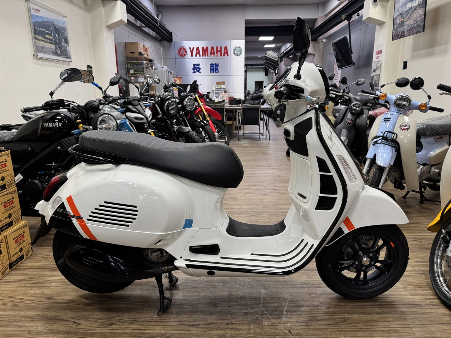 Vespa/偉士牌 GTS 300 Keyless 2023款 車輛照片