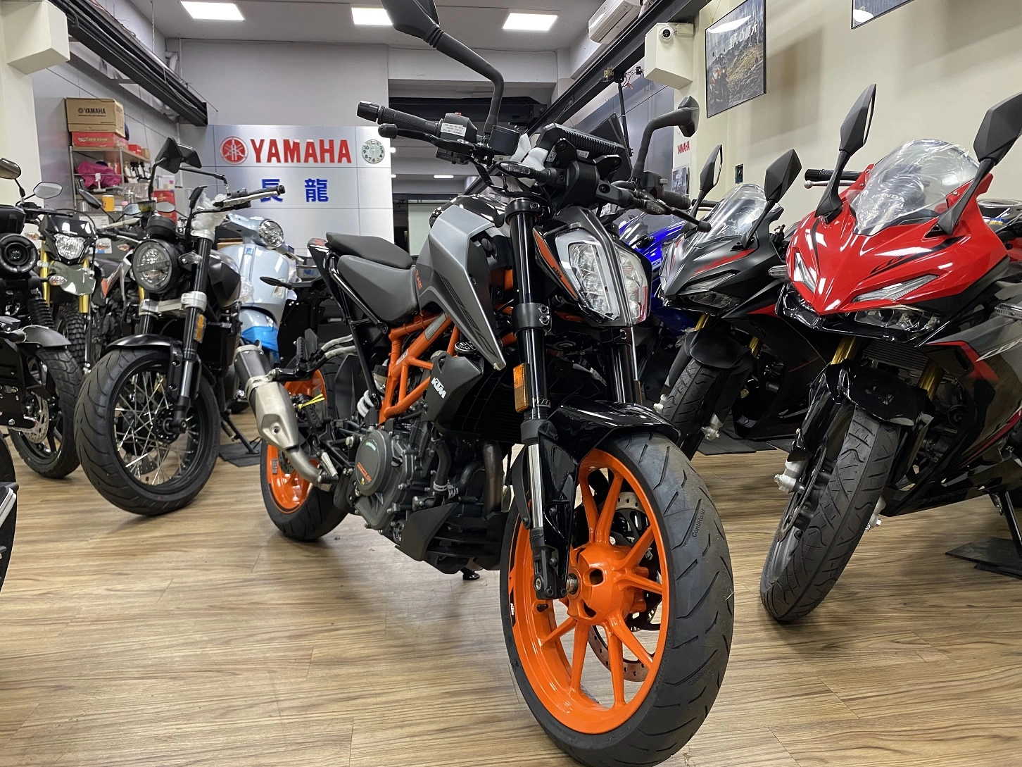 KTM DUKE 390 2022款 車輛照片