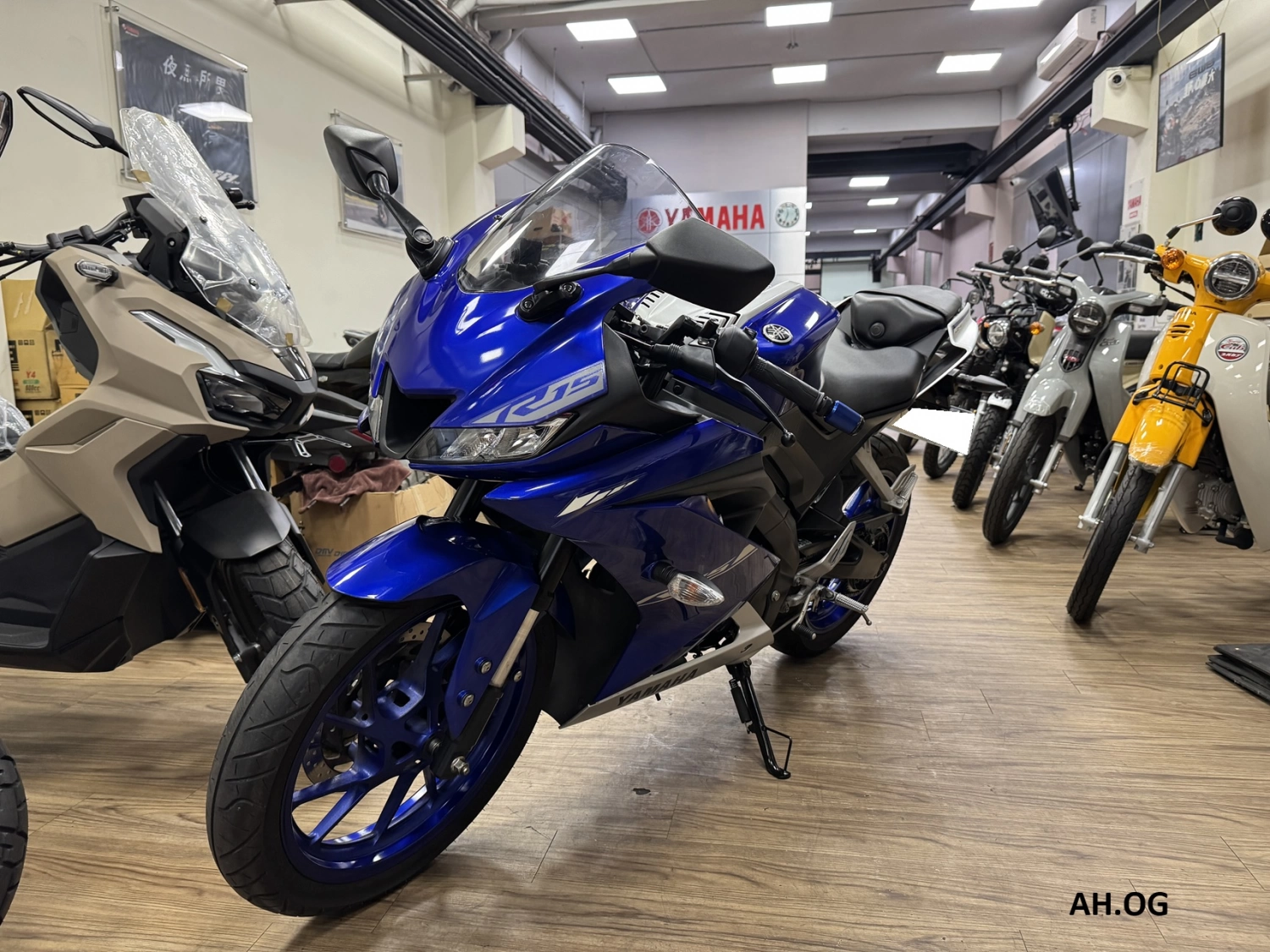 YAMAHA/山葉 R15V3 2018款 車輛照片
