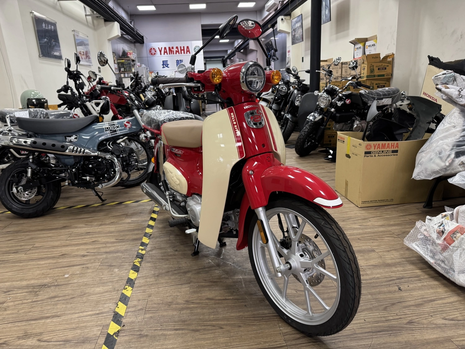 Honda/本田 SC110 Hello Kitty 2025款 車輛照片