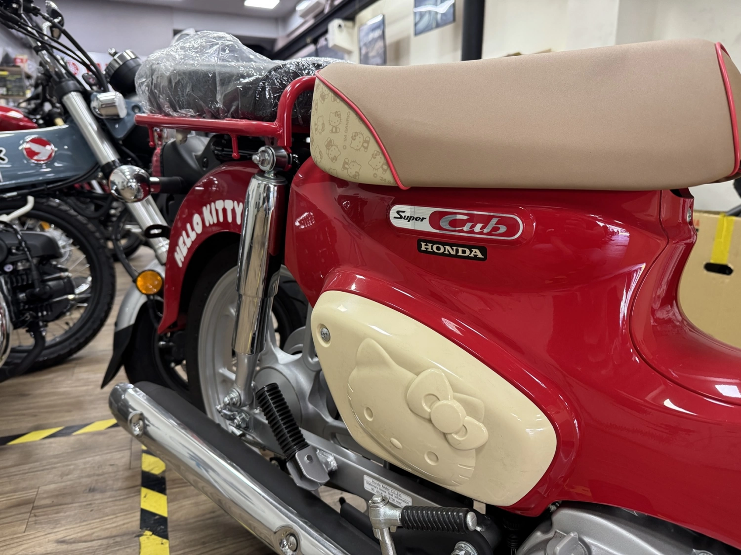 Honda/本田 SC110 Hello Kitty 2025款 車輛照片