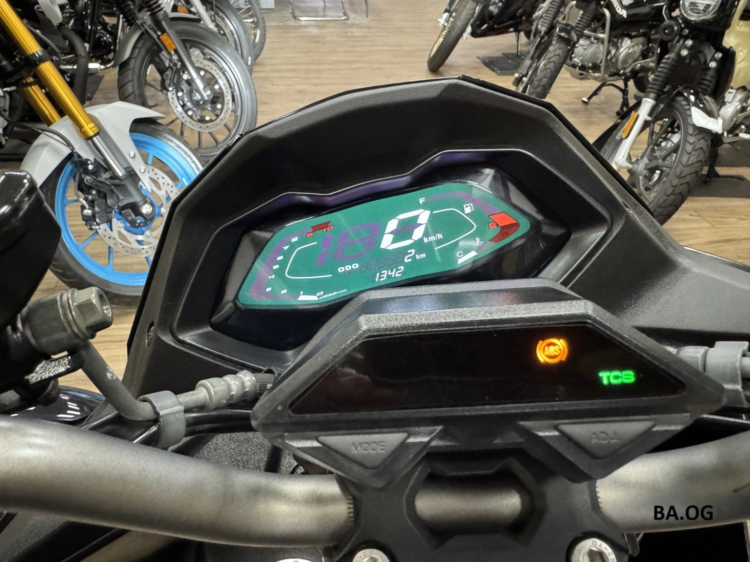 KYMCO/光陽 KRV 180 TCS 2021款 車輛照片